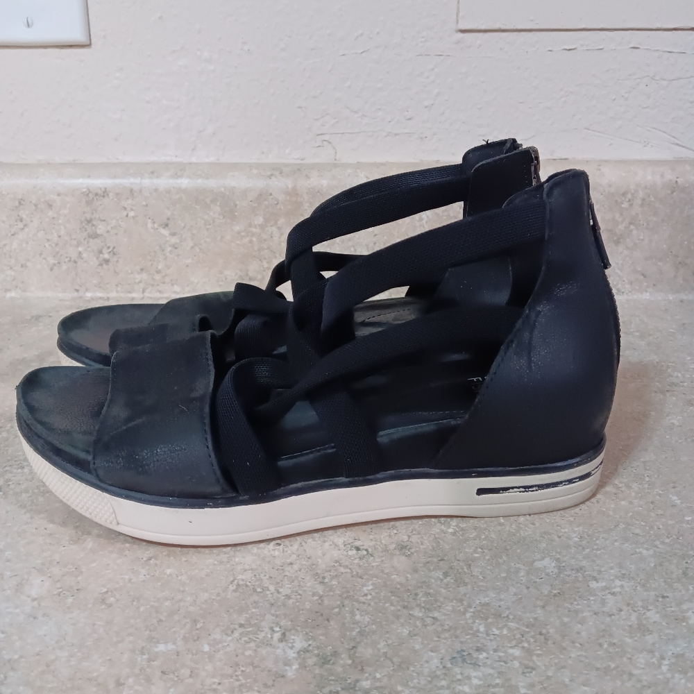 Eileen Fisher Women’s Black Suede Platform Suede Sandals Size 6.5